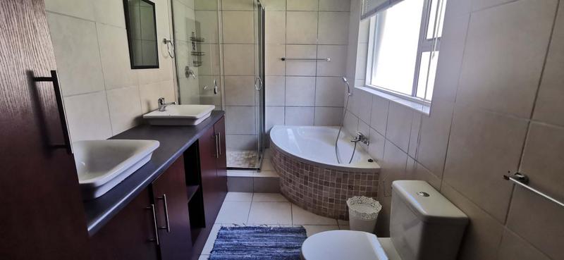 5 Bedroom Property for Sale in Hartenbos Central Western Cape